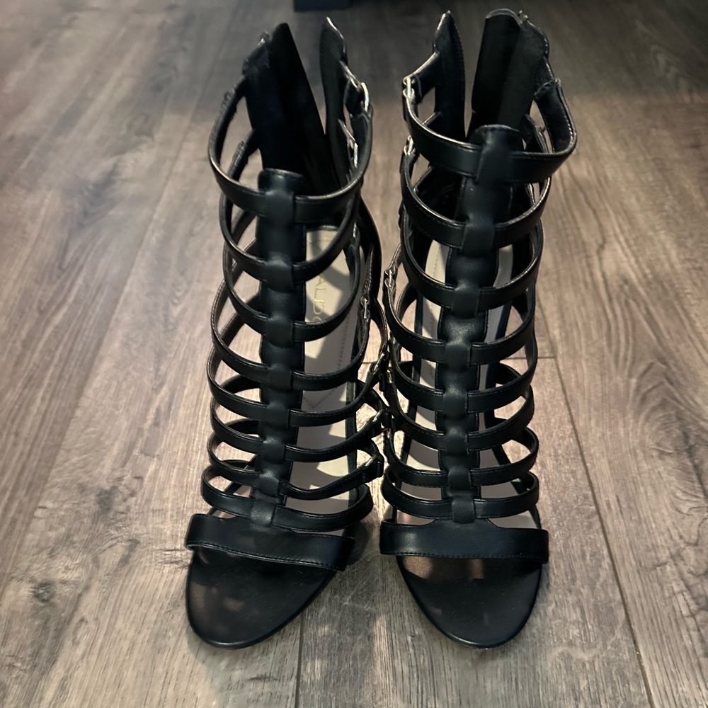 High heels - Picture 2 of 2